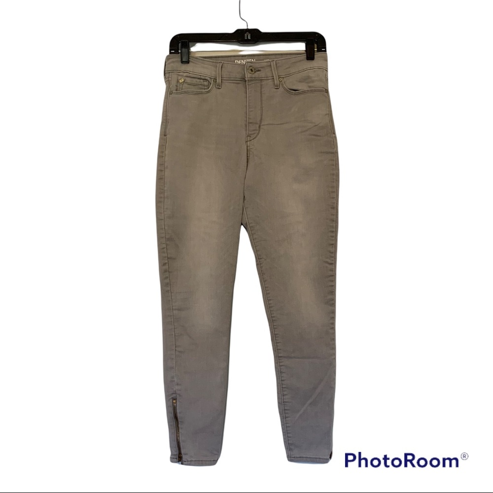 Levi’s Denizen Grey High Rise Skinny Ankle - Size 8/29